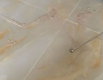 准格尔瓷砖空鼓维修公司分享粘合剂选择不当在瓷砖铺贴过程中可能导致以下问题
